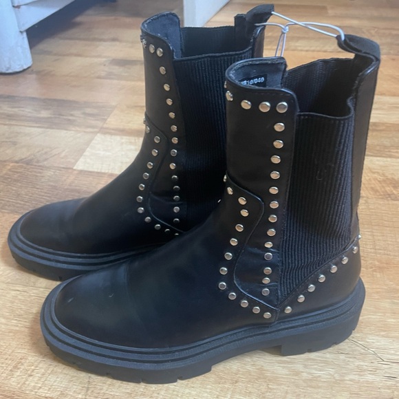 Zara Black Studded Ankle boots - Picture 3 of 7
